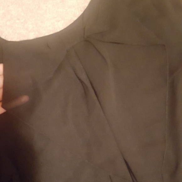 A Lace-and-ruffled two bow shirt - Picture 6 of 8